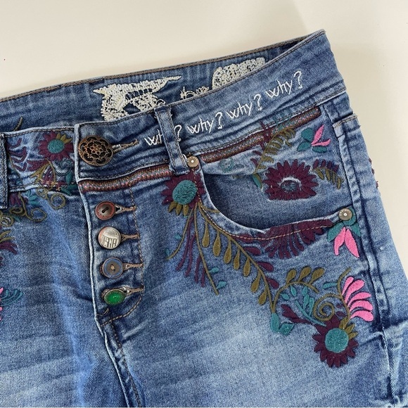 Desigual Women's Embroidered Floral Mid Rise Slim Straight Jeans Size 26/8 - Picture 8 of 13